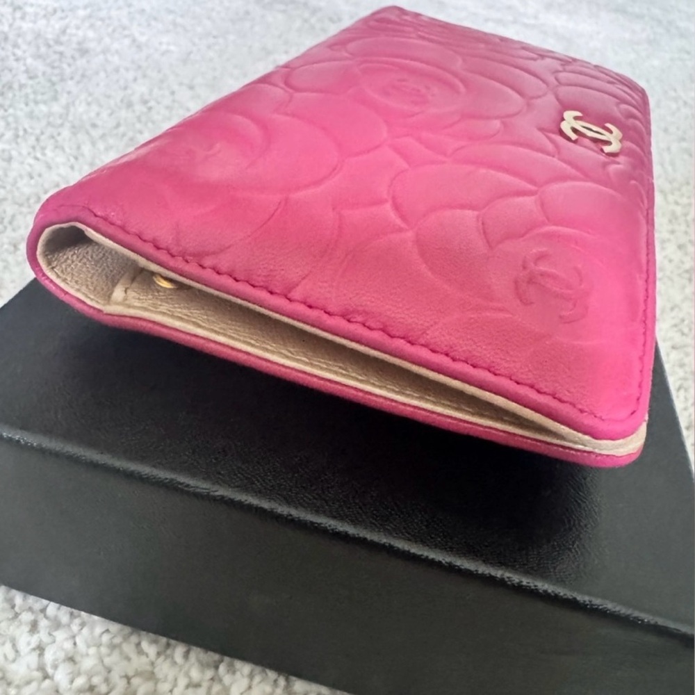 Chanel Pink Camellia with Champage Embossed Wallet - Picture 5 of 7